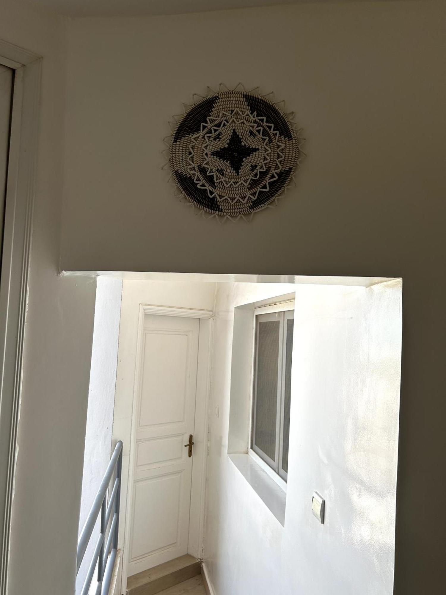Chambre Spacieuse Avec Balcon - Salle De Bain Exterieure Privee & Breakfast Saint-Louis Luaran gambar